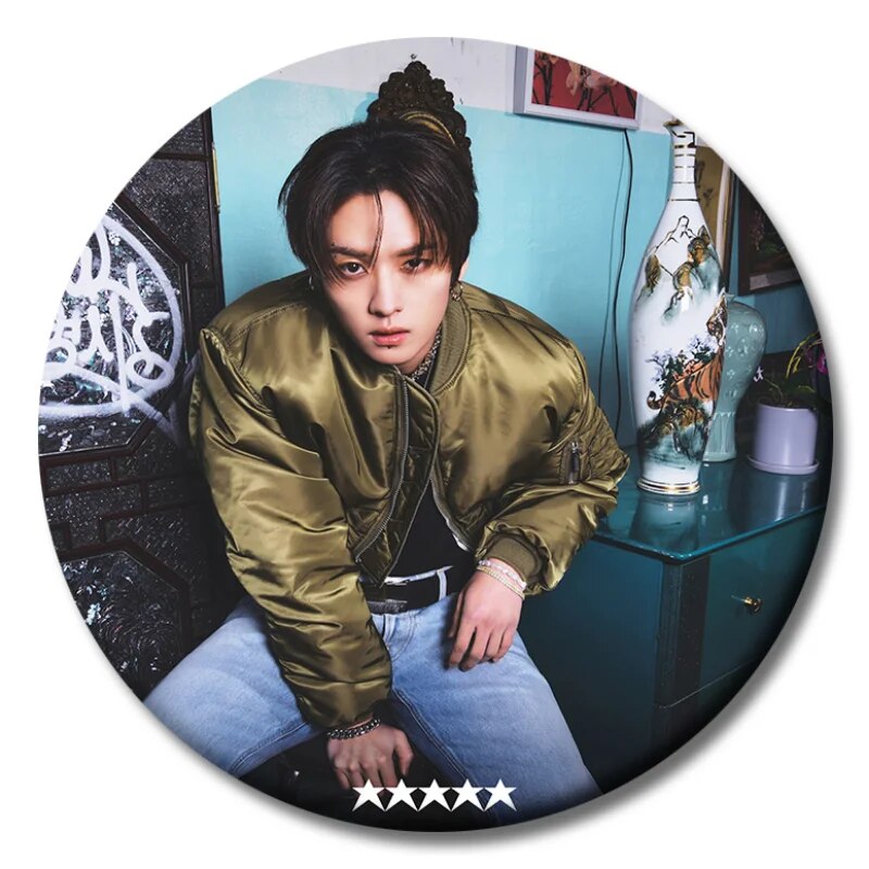 KPOP Stray Kids New Album 5 STAR Pin Badge
