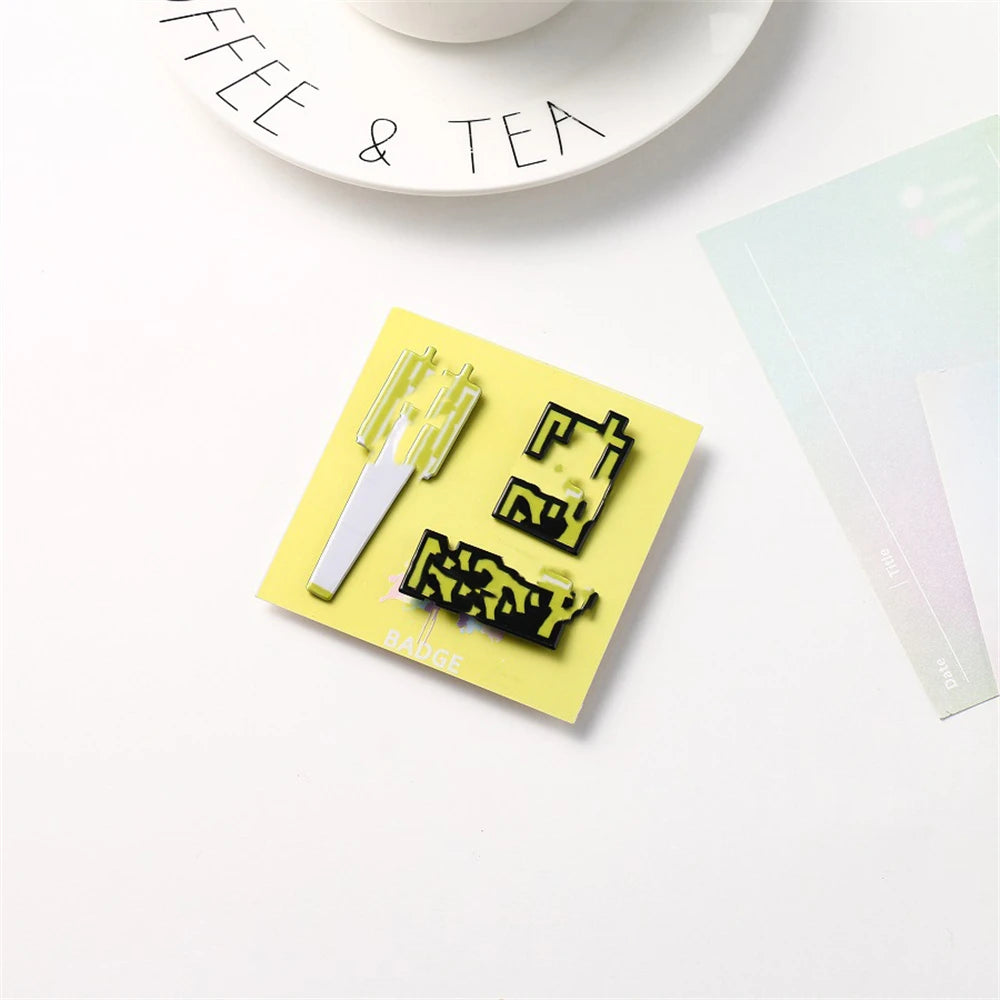 KPOP Random Groups Acrylic Brooch Pins