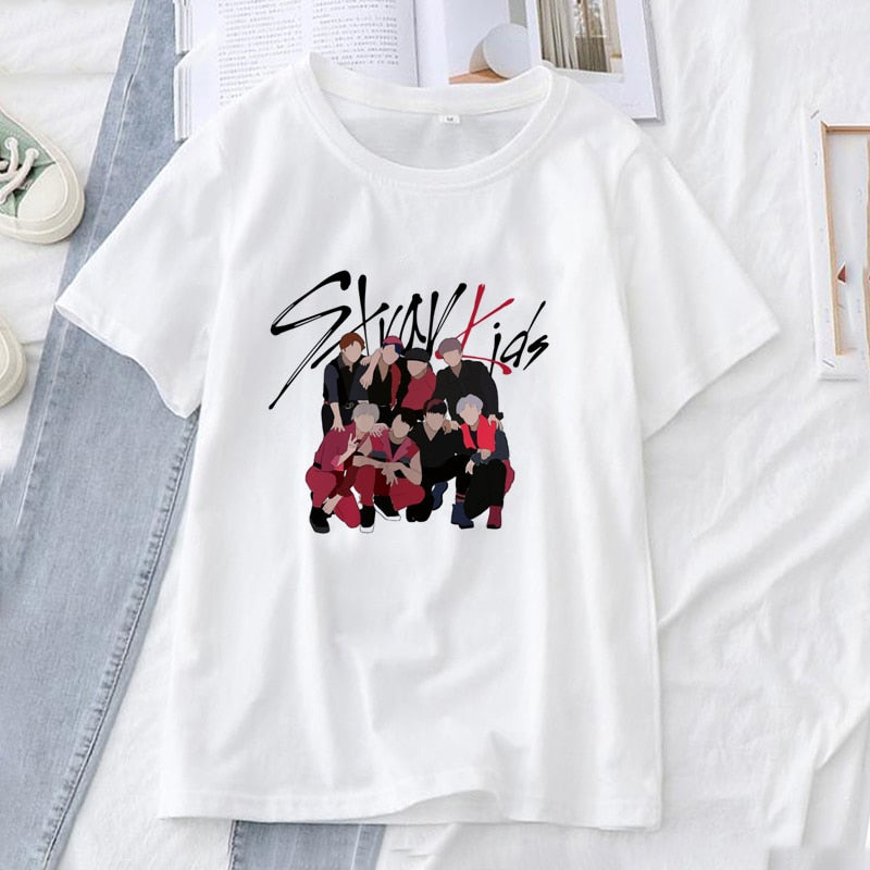 Stray Kids Weiße Baumwoll-Charakter-T-Shirts Streetwear Verschiedenes Design