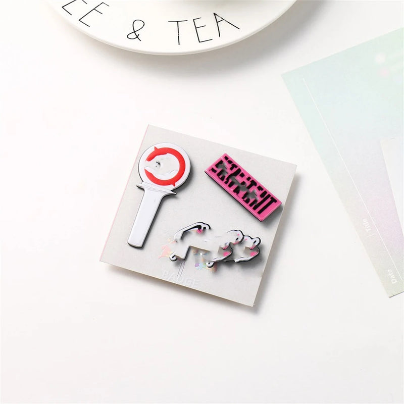 KPOP Random Groups Acrylic  Brooch Pins