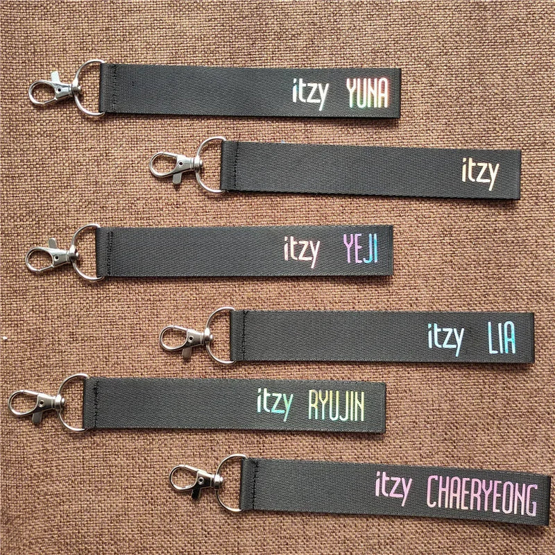 Itzy Names Keychain Lanyard