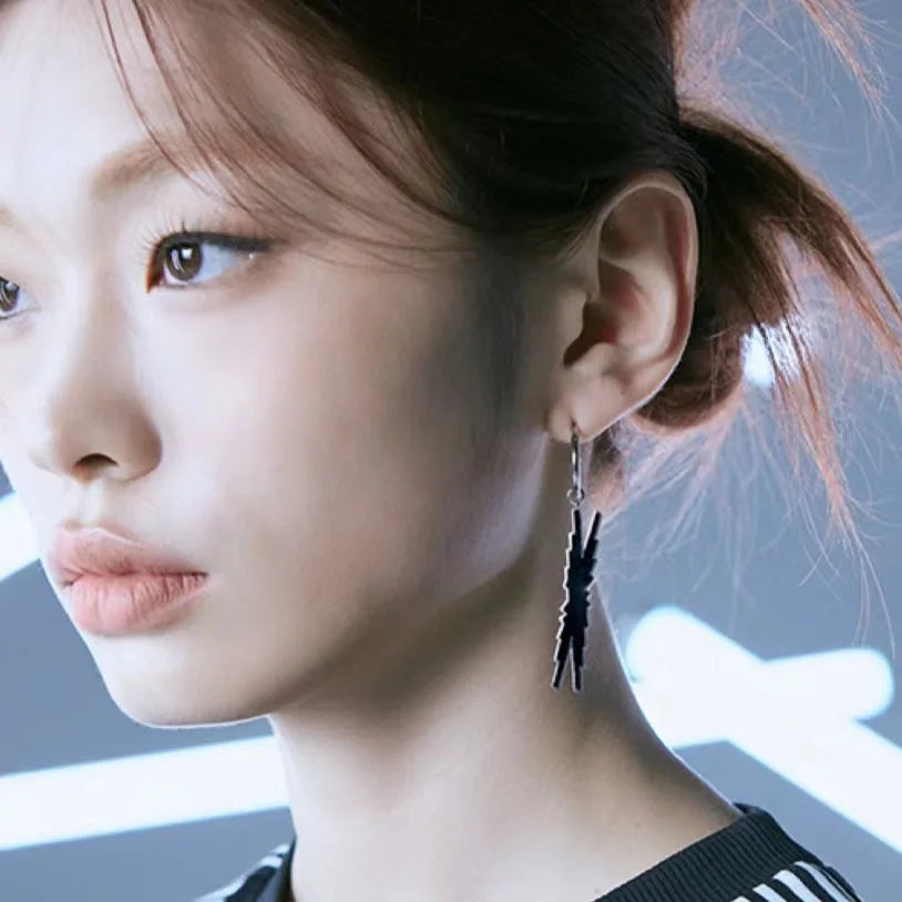 LE SSERAFIM Im Fearless Logo Earrings