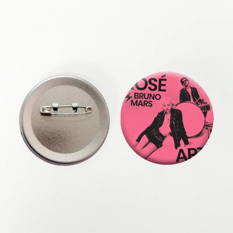 KPOP Rose APT Mirror Keychain Pin Badge