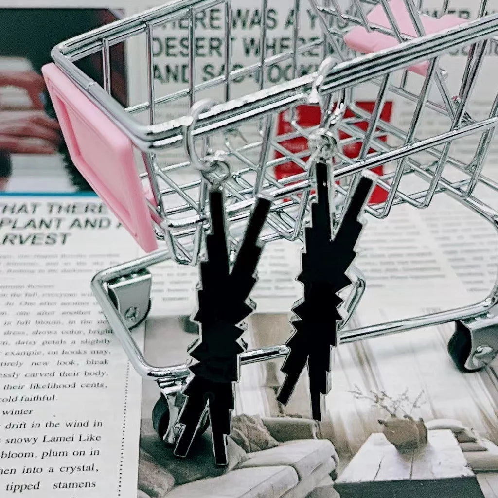 LE SSERAFIM Im Fearless Logo Earrings