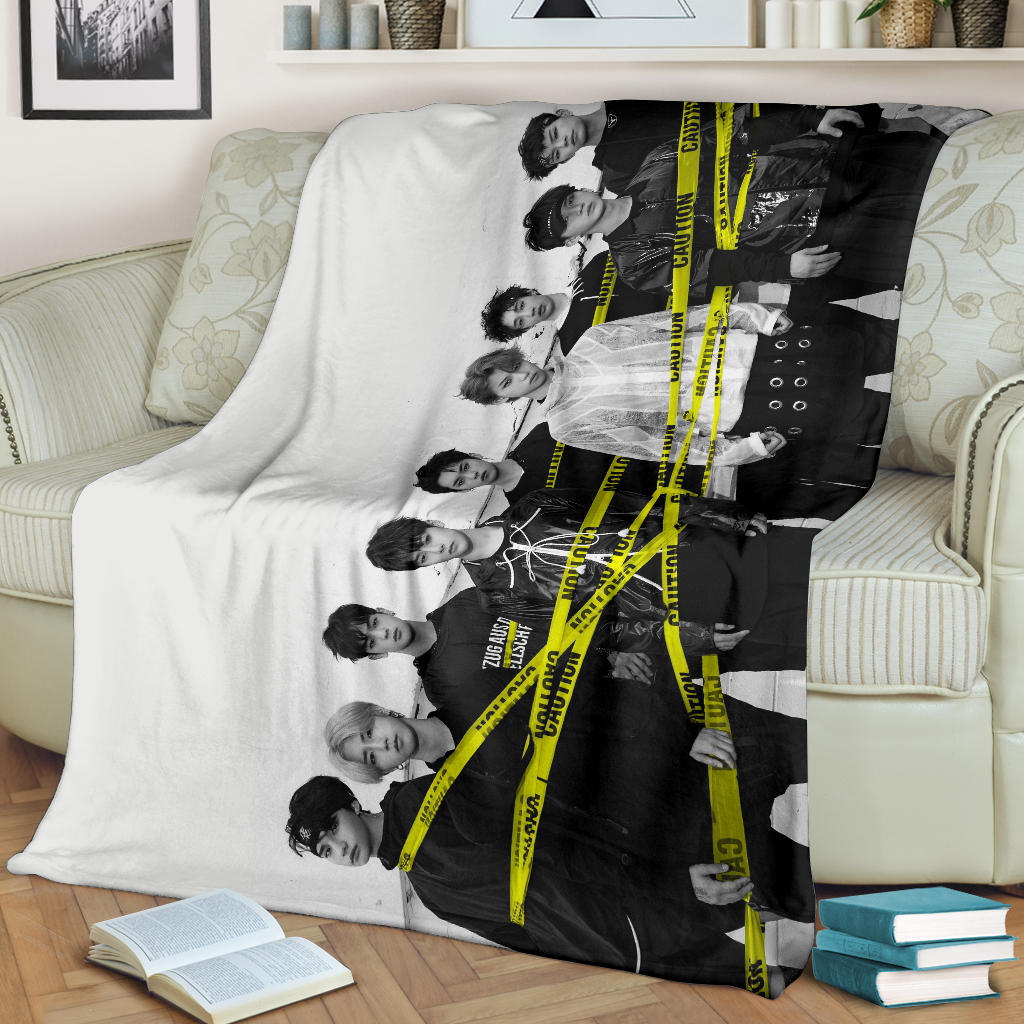 Stray Kids Black and White Blanket