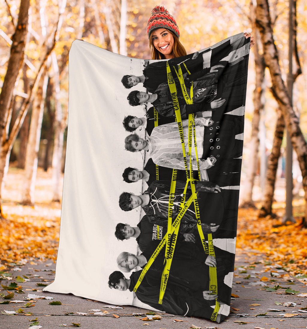 Stray Kids Black and White Blanket