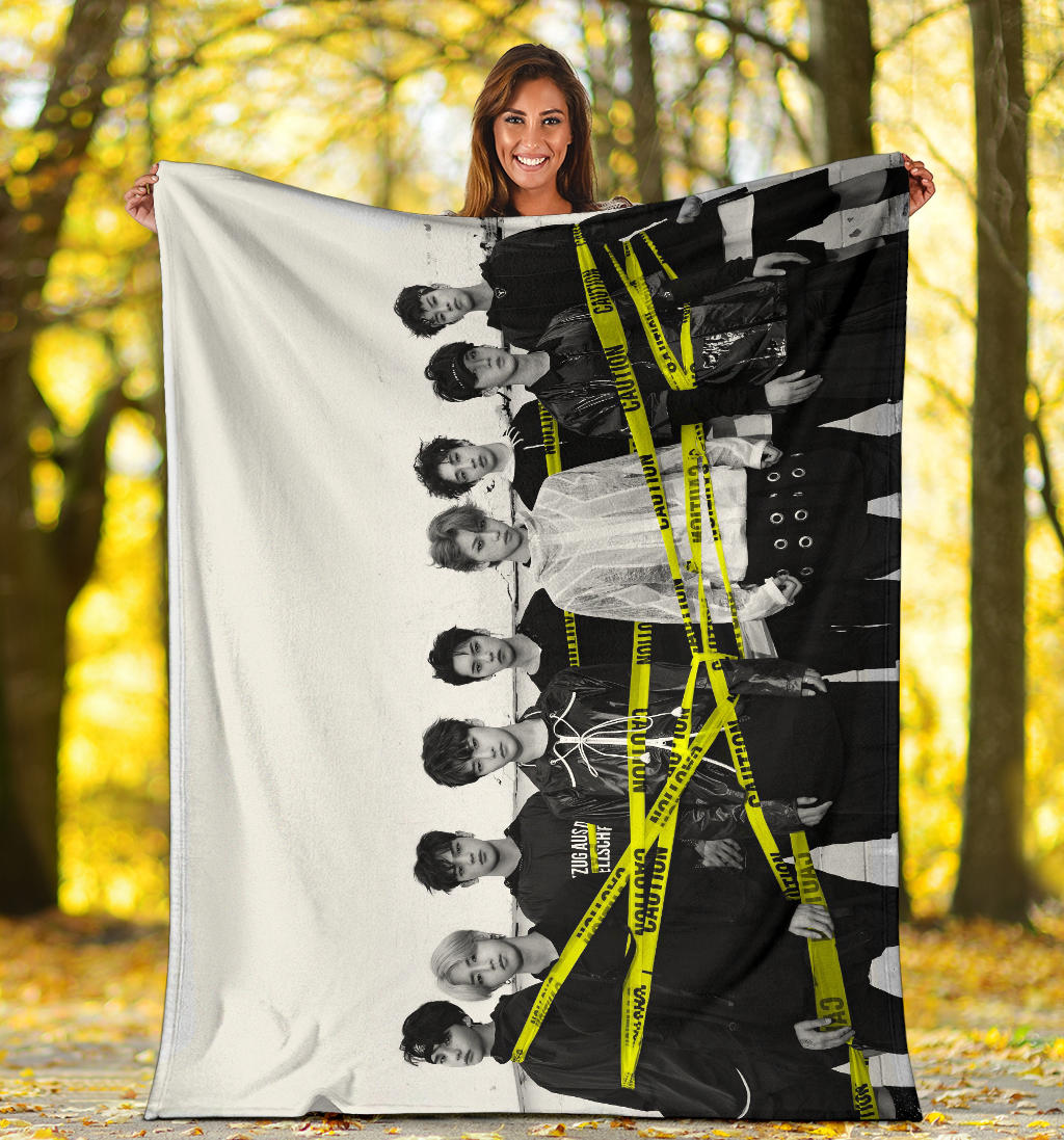 Stray Kids Black and White Blanket